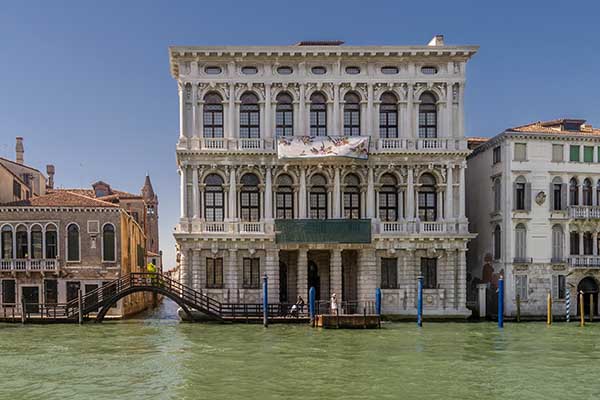 Ca'Rezzonico en el barrio de Dorsoduro